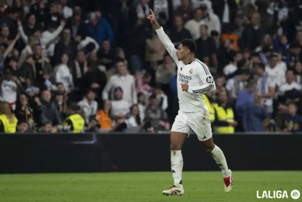 Análisis y opiniones sobre la alineación de Bellingham en el Real Madrid filetype:webp