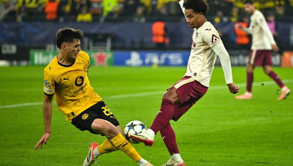 Borussia Dortmund Golea 4-0 al Villarreal en la Champions League Borussia Dortmund Golea 4-0 al Villarreal en la Champions League